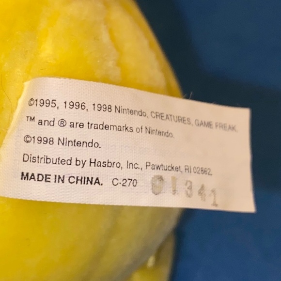 Pokémon basic plush yellow stuffed animal - Picture 4 of 6